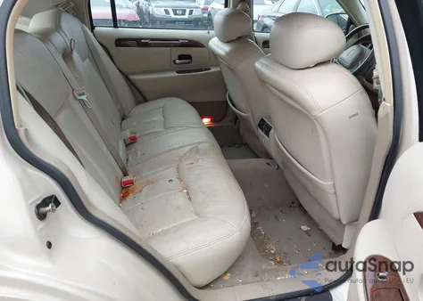 2001 Lincoln Town Car Cartier из США, поврежденный, VIN 1LNHM83W41Y699881